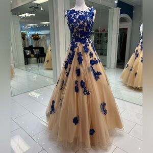 Elegant Blue Floral Evening Gown